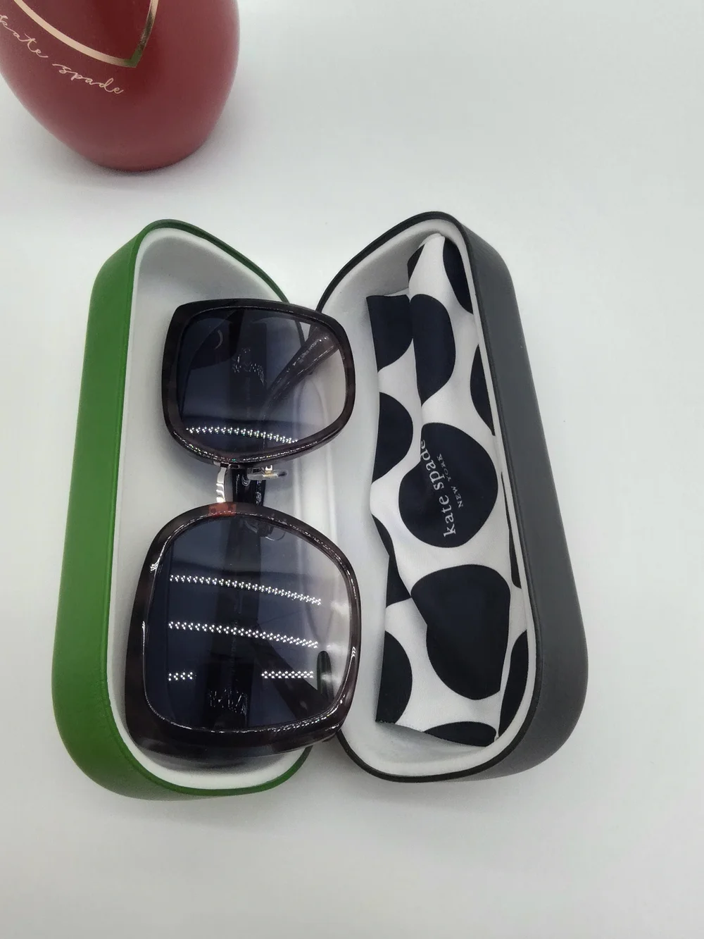 KATE SPADE New York Hello Sunshine Sunglasses & Heart Tumbler Gift Set